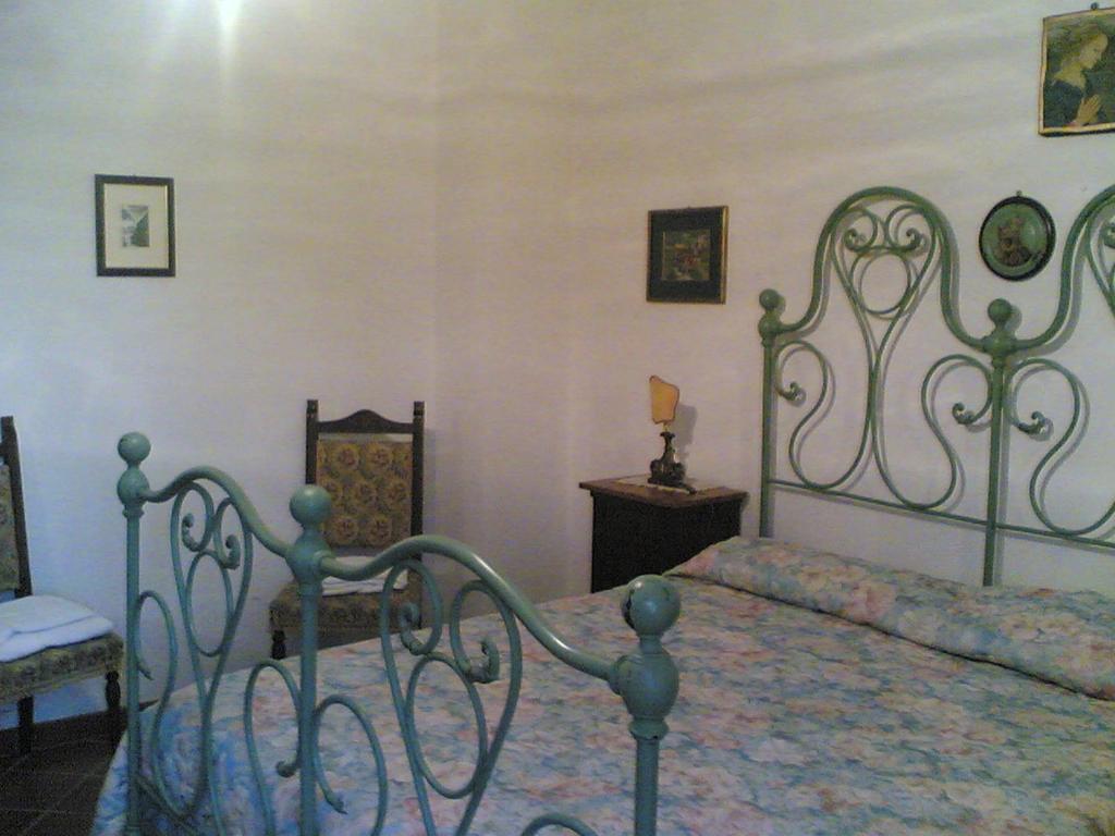 Controguerra Bed&Breakfast Giardino Agritourist الغرفة الصورة